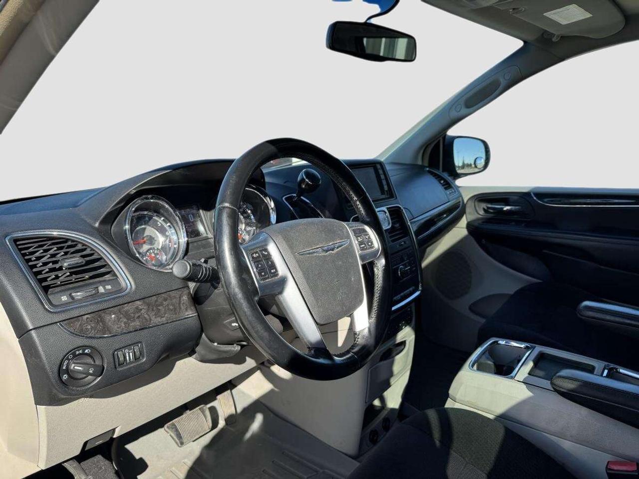 2011 Chrysler Town & Country 4dr Wgn Touring - AS IS Photo