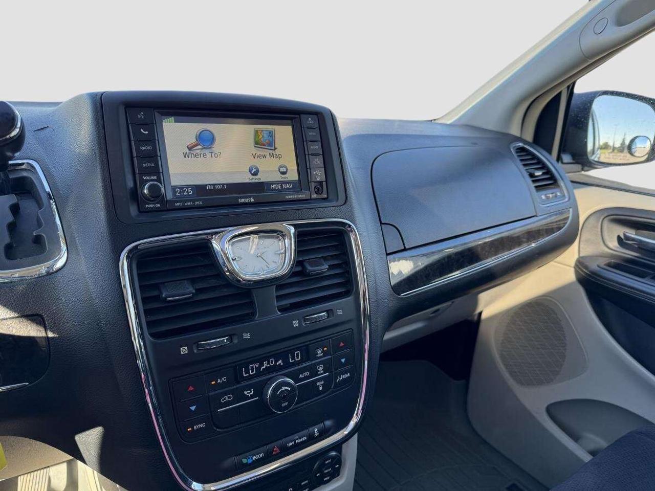 2011 Chrysler Town & Country 4dr Wgn Touring - AS IS Photo