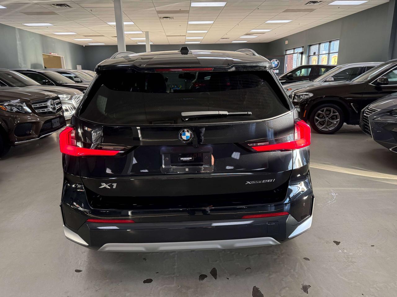 2023 BMW X1 xDrive**PREMIUM ENHANCE**HEADS UP HK SOUND Photo