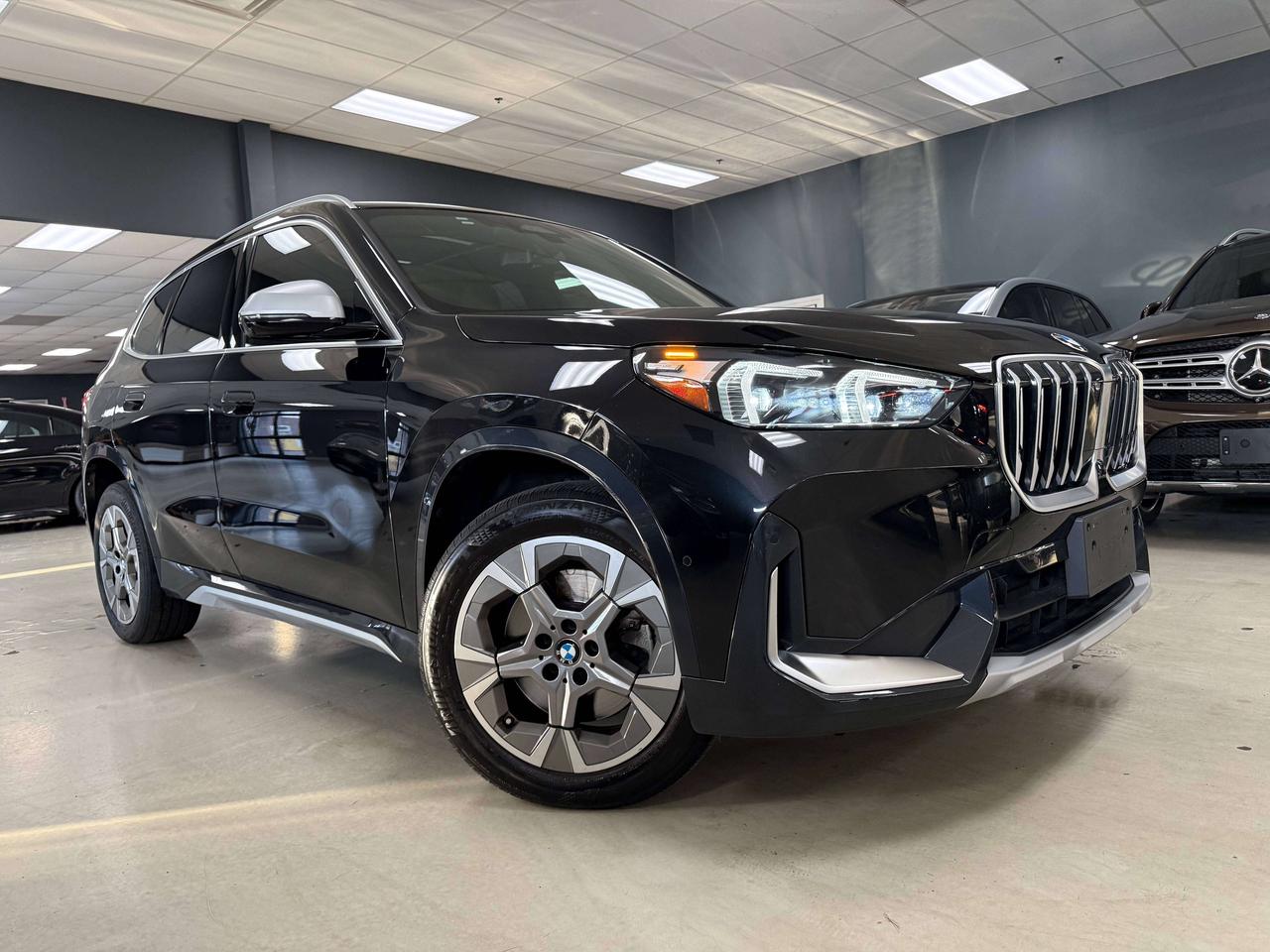 2023 BMW X1 xDrive**PREMIUM ENHANCE**HEADS UP HK SOUND Photo