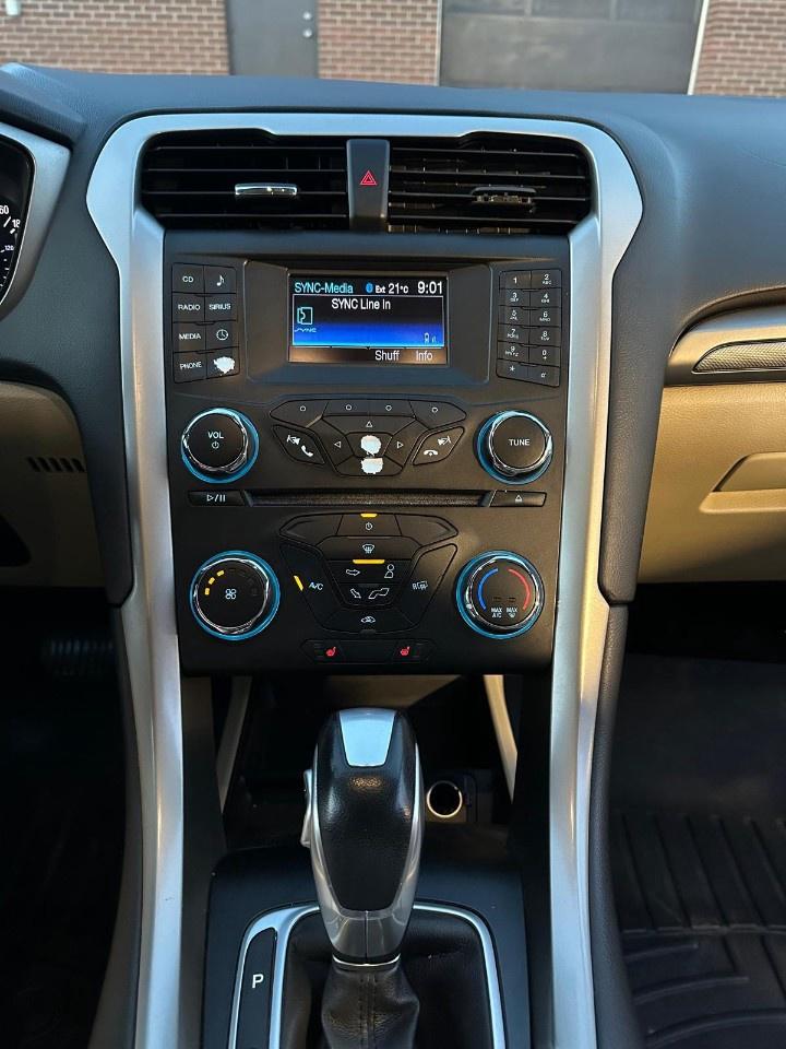 2013 Ford Fusion 4dr Sdn SE FWD Photo