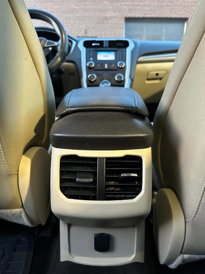 2013 Ford Fusion 4dr Sdn SE FWD Photo