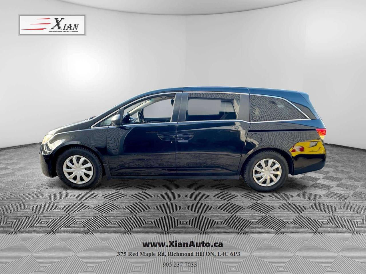 2016 Honda Odyssey LX Photo2