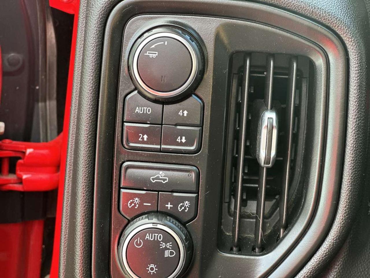 2019 Chevrolet Silverado 1500 Custom Trail Boss W/Z71 Photo