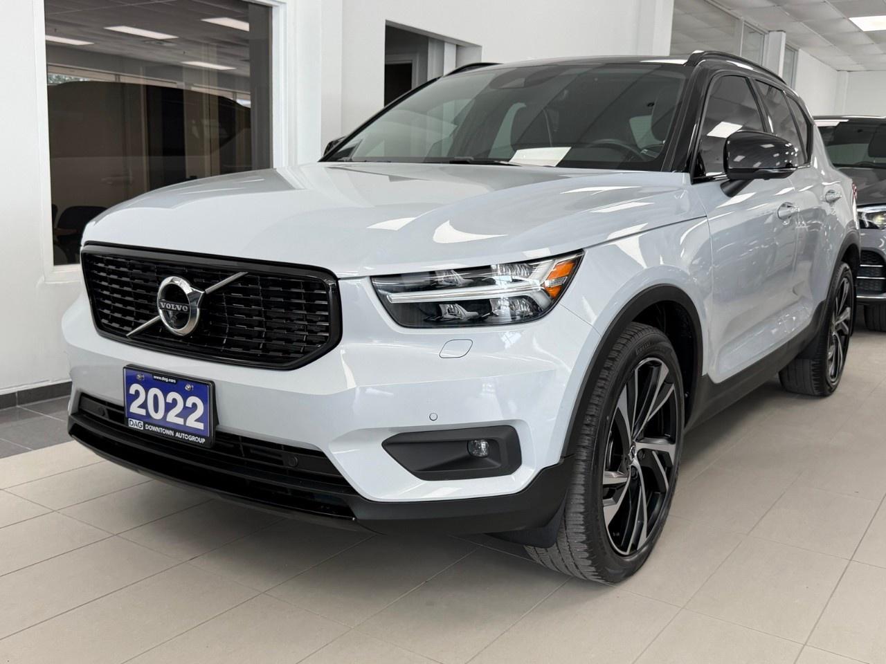 2022 Volvo XC40 T5 AWD R-Design Photo