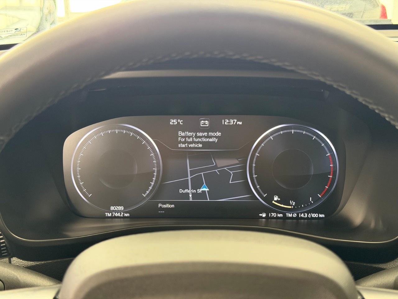 2022 Volvo XC40 T5 AWD R-Design Photo