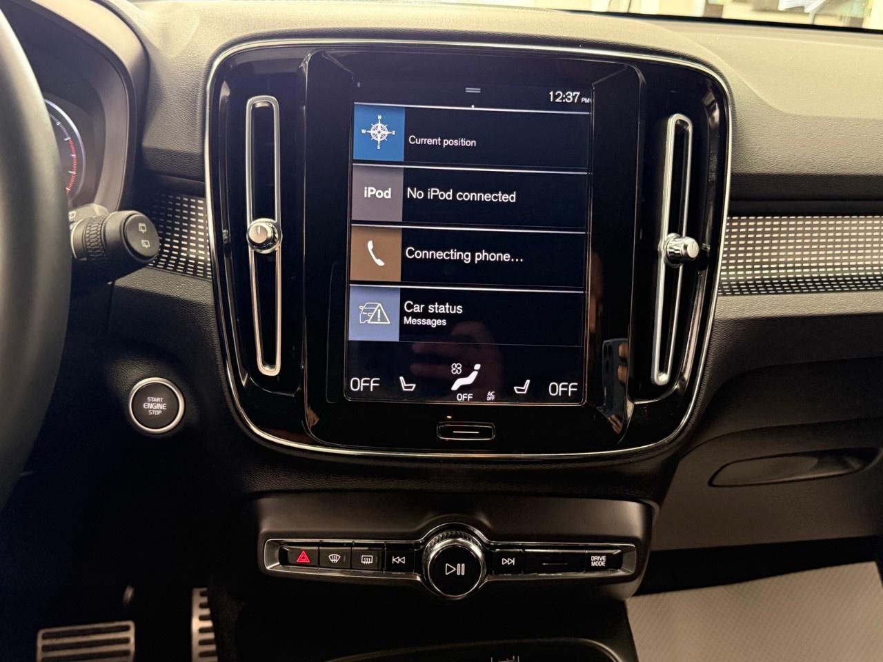 2022 Volvo XC40 T5 AWD R-Design Photo