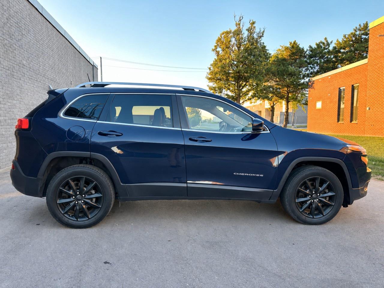 2016 Jeep Cherokee 4WD 4Dr Limited Photo4