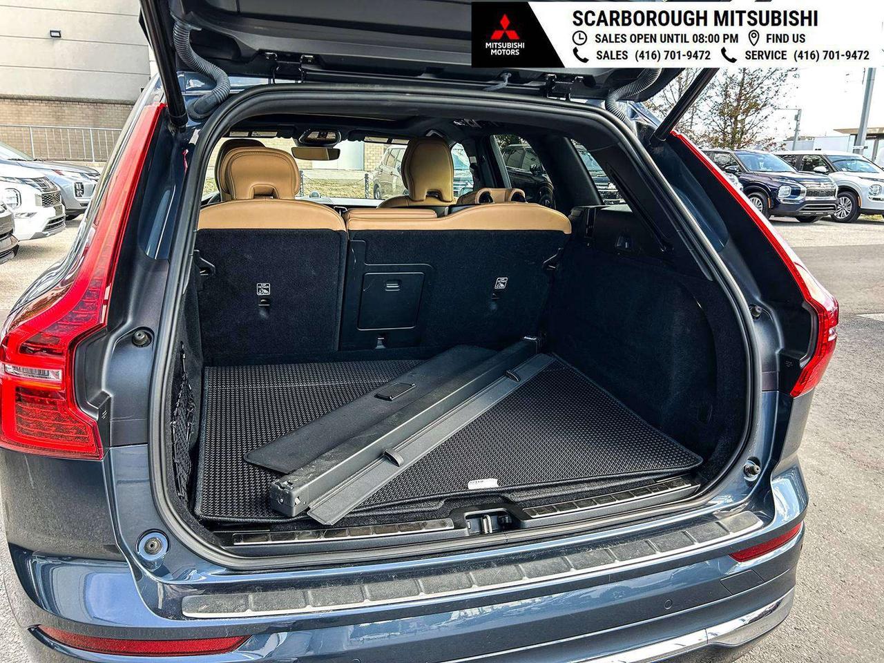 2023 Volvo XC60 Ultimate bright theme I heated steeling wheel  . Photo