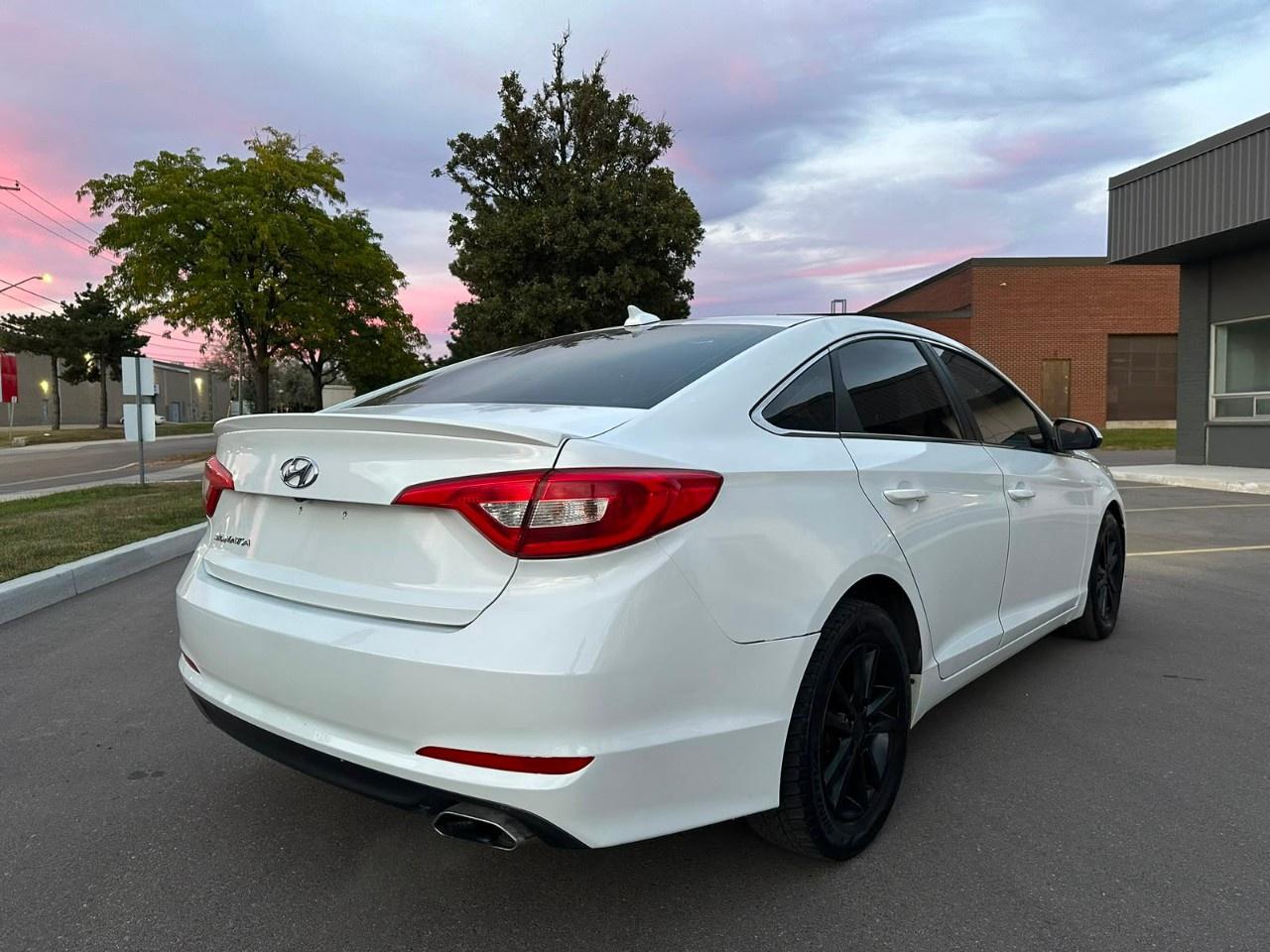 2017 Hyundai Sonata 4dr Sdn 2.4L Auto GL Photo