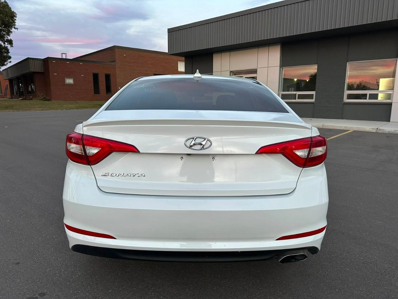 2017 Hyundai Sonata 4dr Sdn 2.4L Auto GL Photo