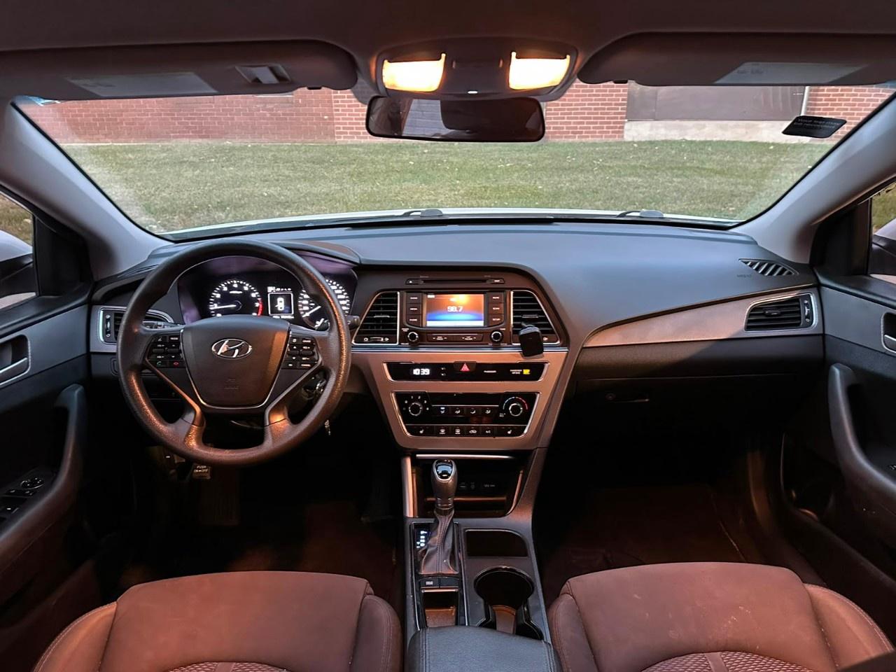 2017 Hyundai Sonata 4dr Sdn 2.4L Auto GL Photo