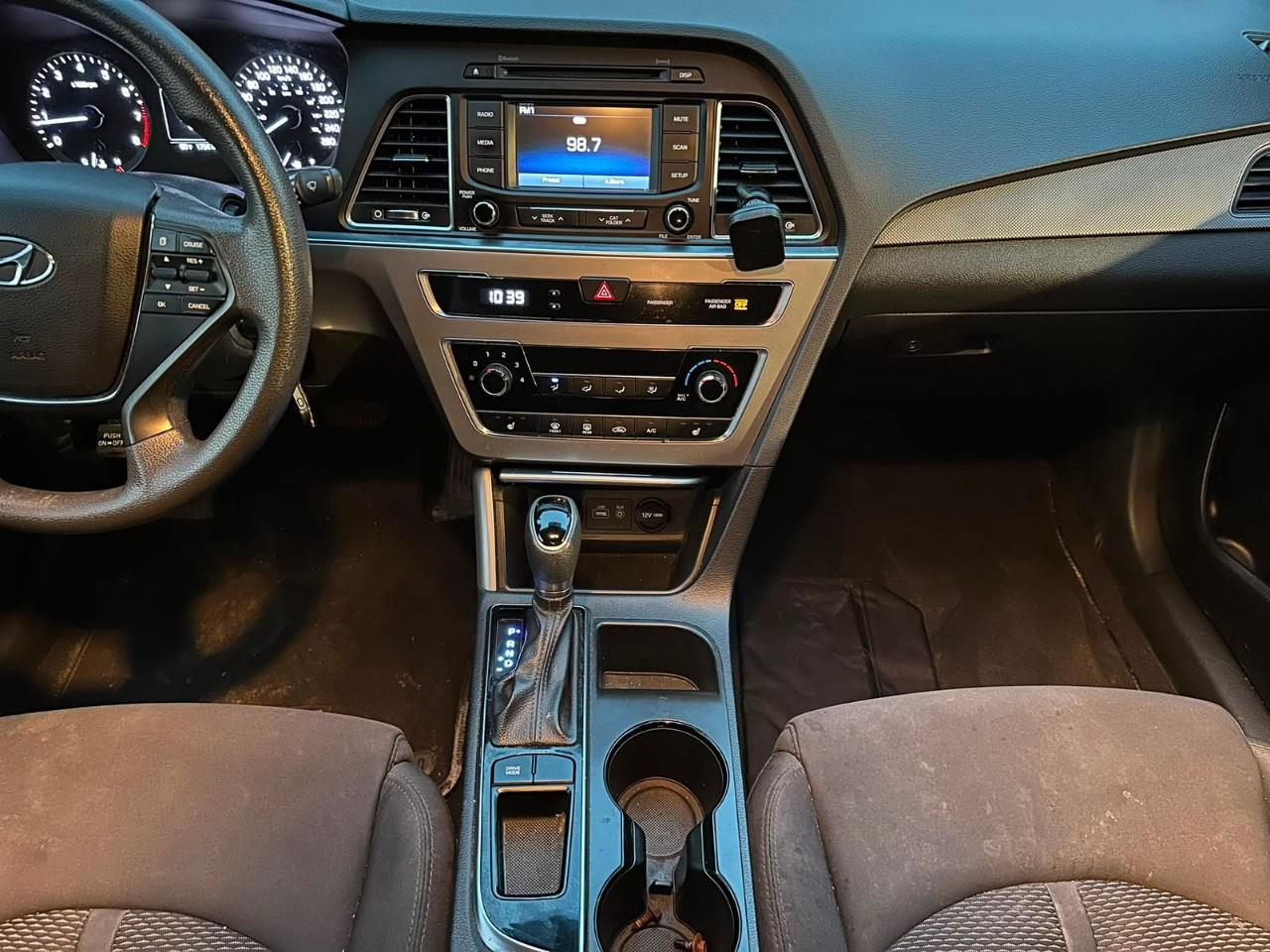 2017 Hyundai Sonata 4dr Sdn 2.4L Auto GL Photo