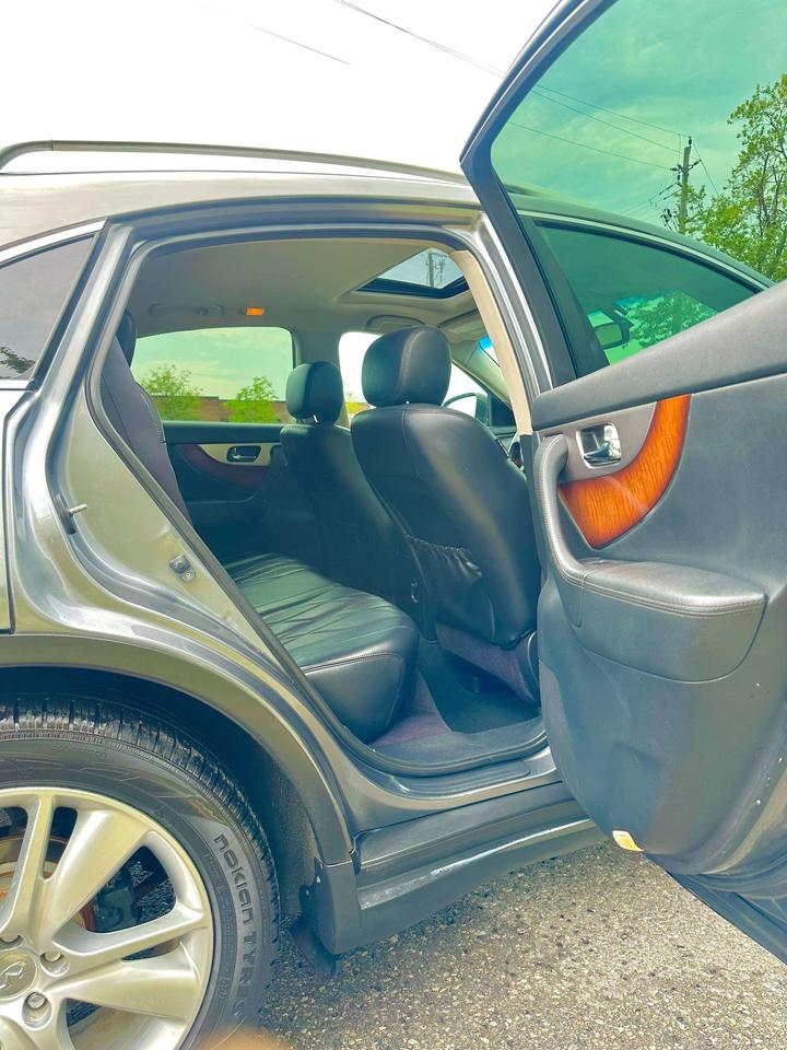 2014 Infiniti QX70 Premium Photo