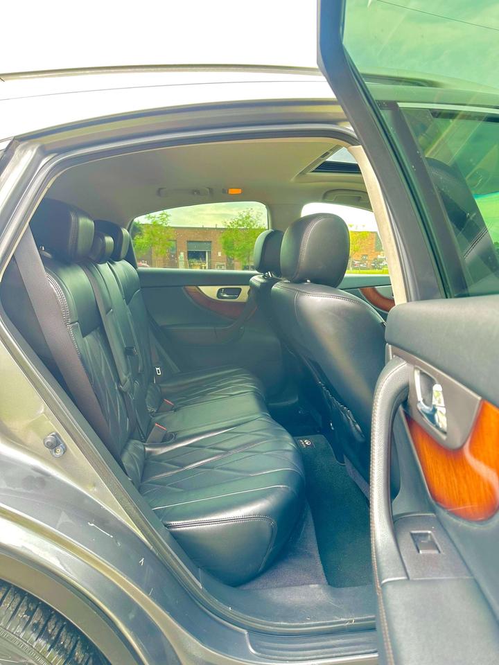 2014 Infiniti QX70 Premium Photo