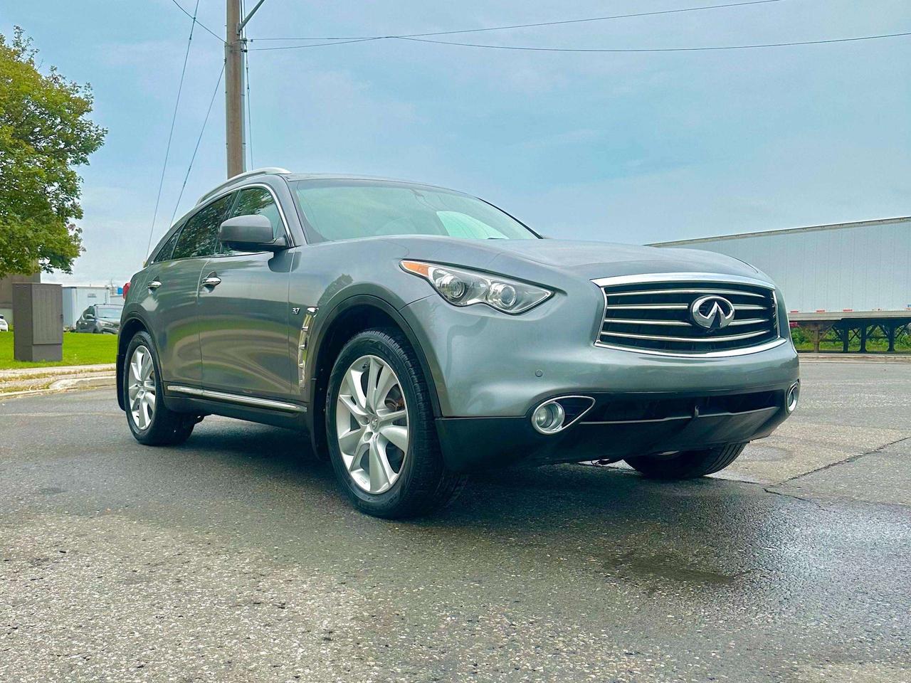 2014 Infiniti QX70 Premium Photo