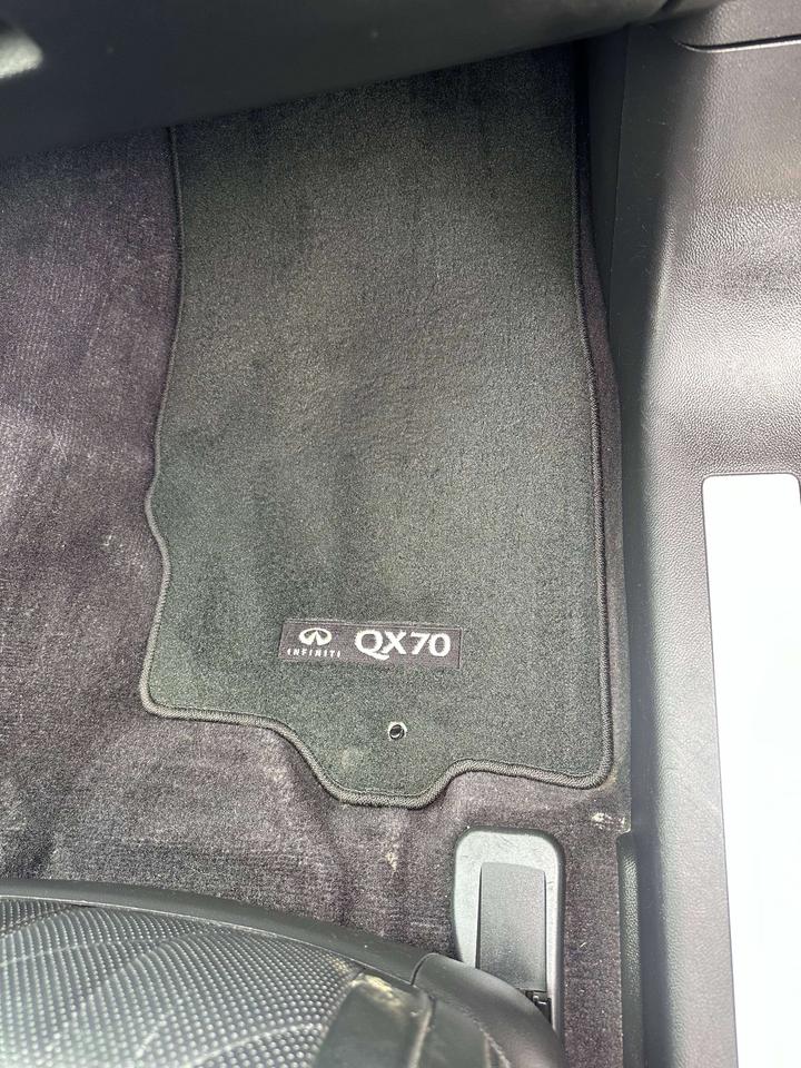 2014 Infiniti QX70 Premium Photo