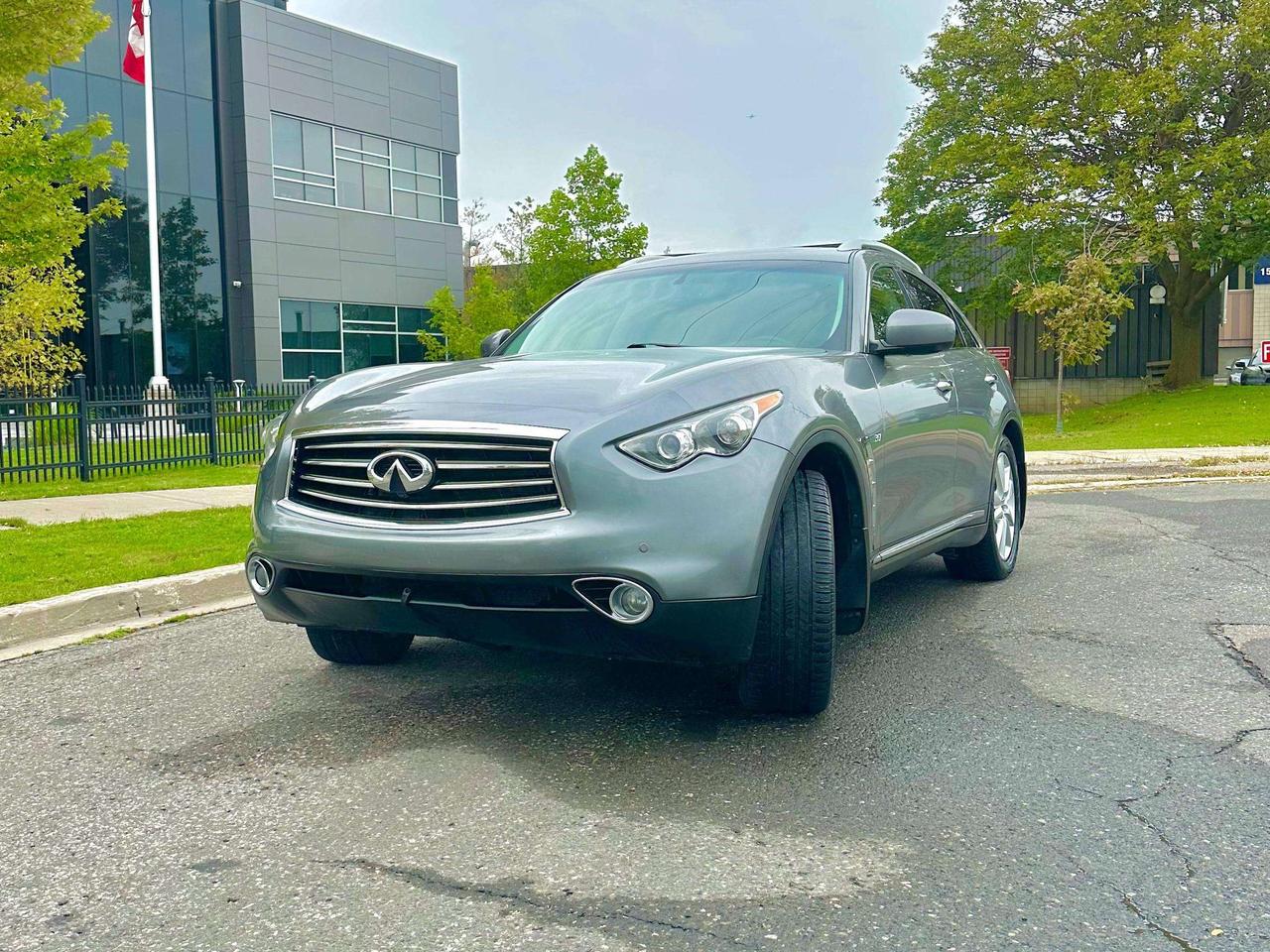 2014 Infiniti QX70 Premium Photo