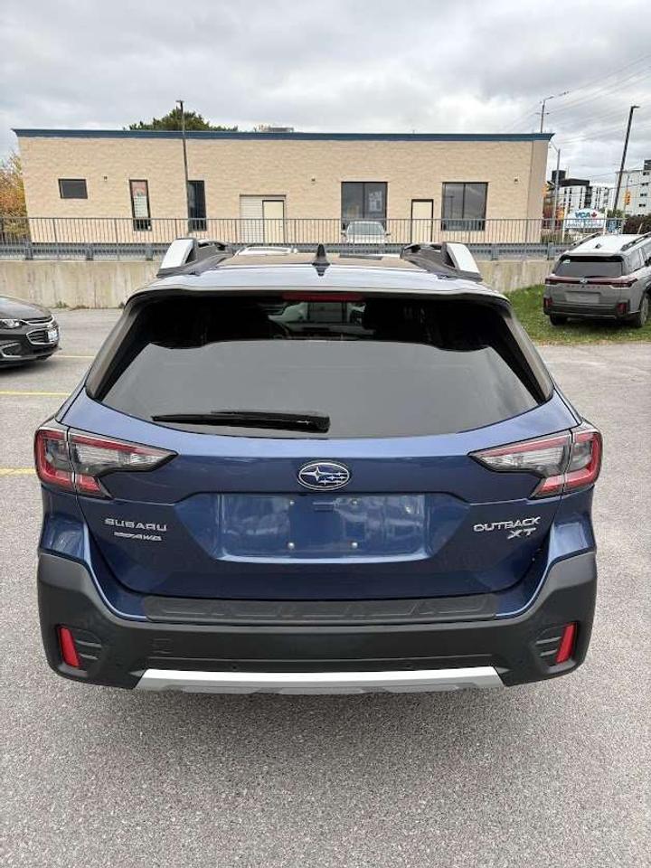 2022 Subaru Outback Premier XT Photo4