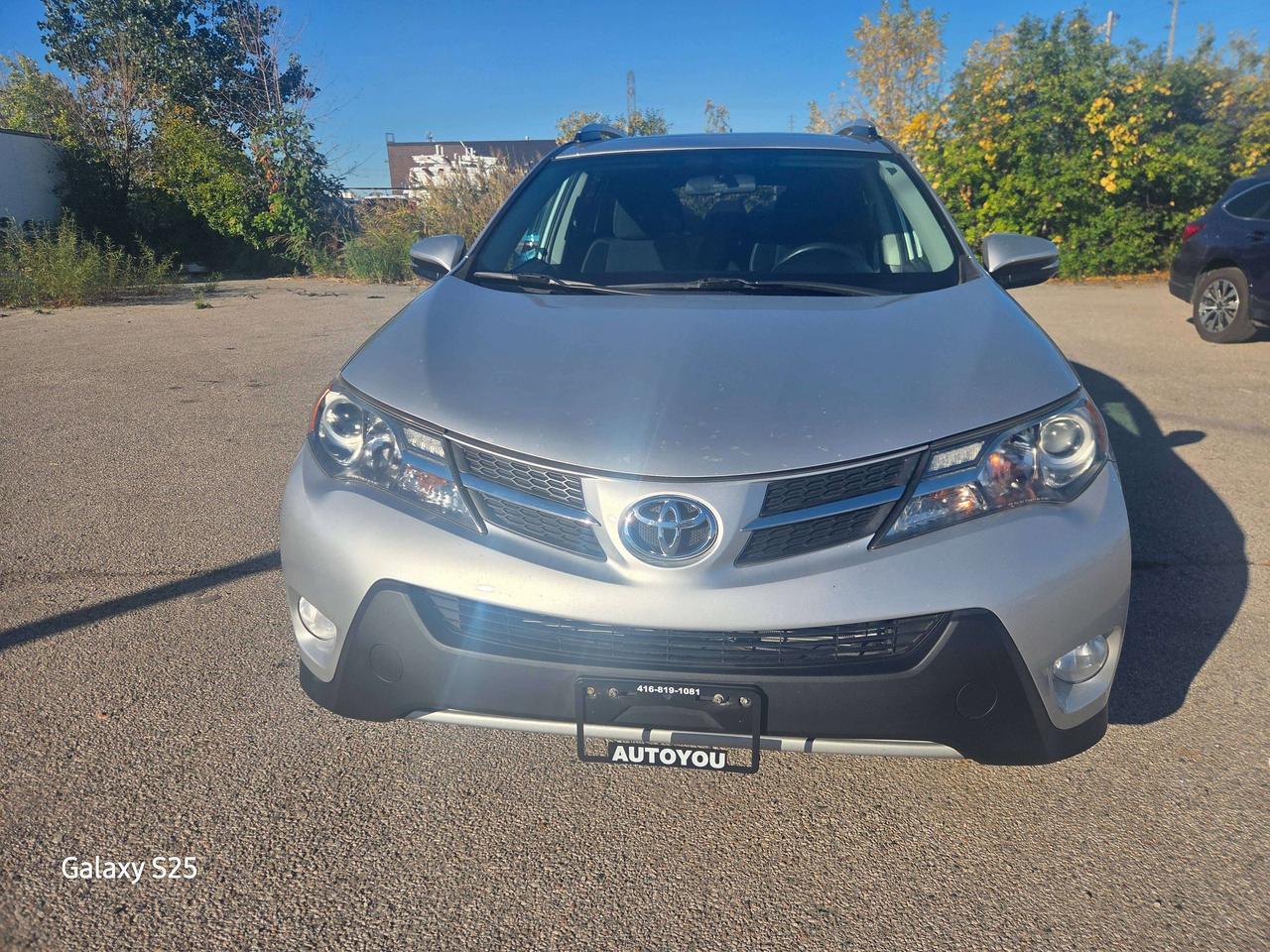 2015 Toyota RAV4 XLE Photo5