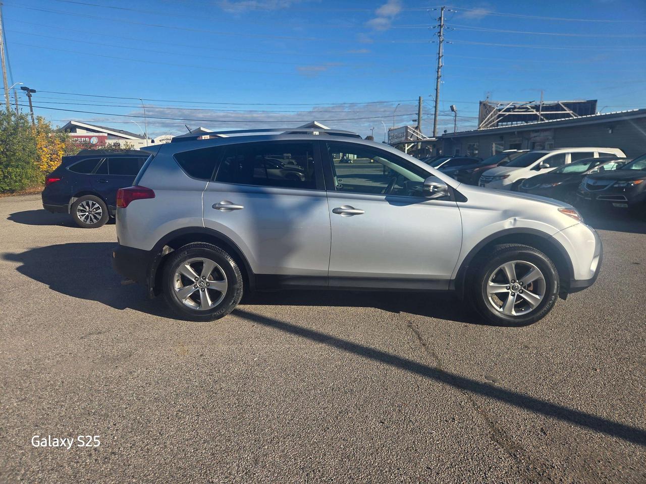 2015 Toyota RAV4 XLE Photo4
