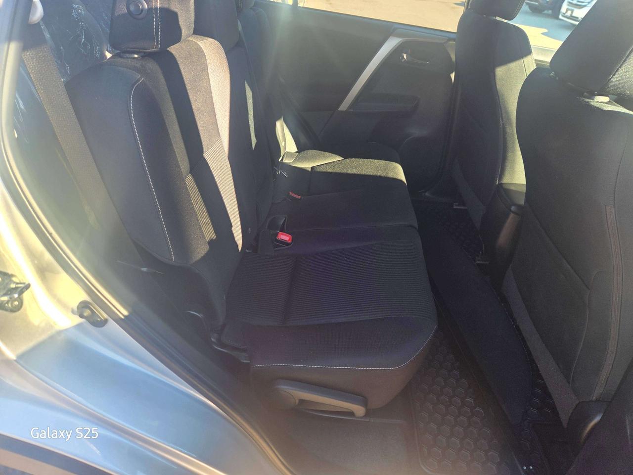2015 Toyota RAV4 XLE Photo