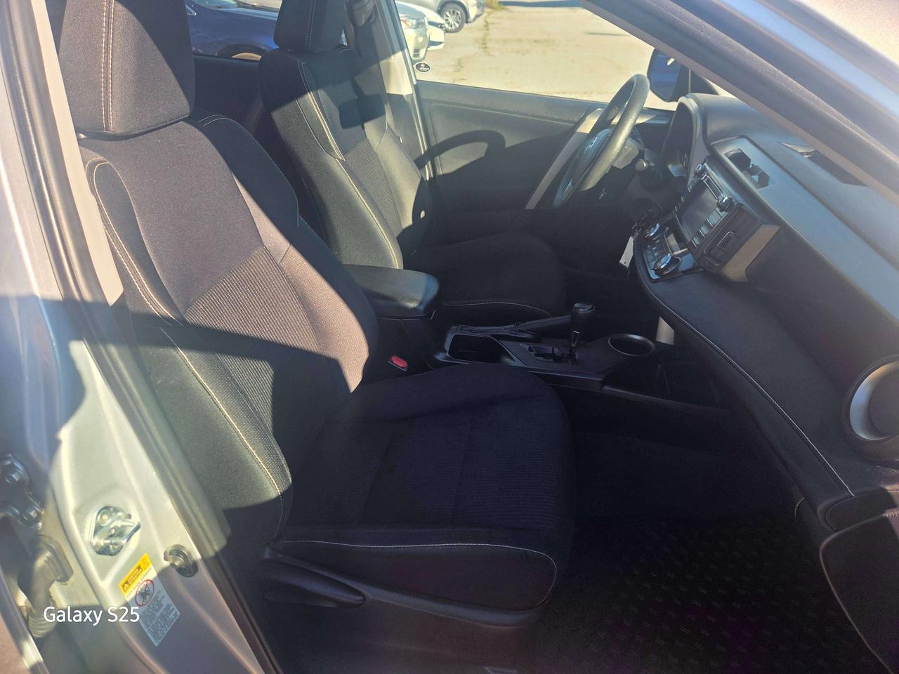 2015 Toyota RAV4 XLE Photo
