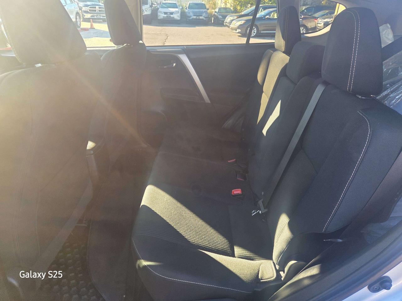 2015 Toyota RAV4 XLE Photo