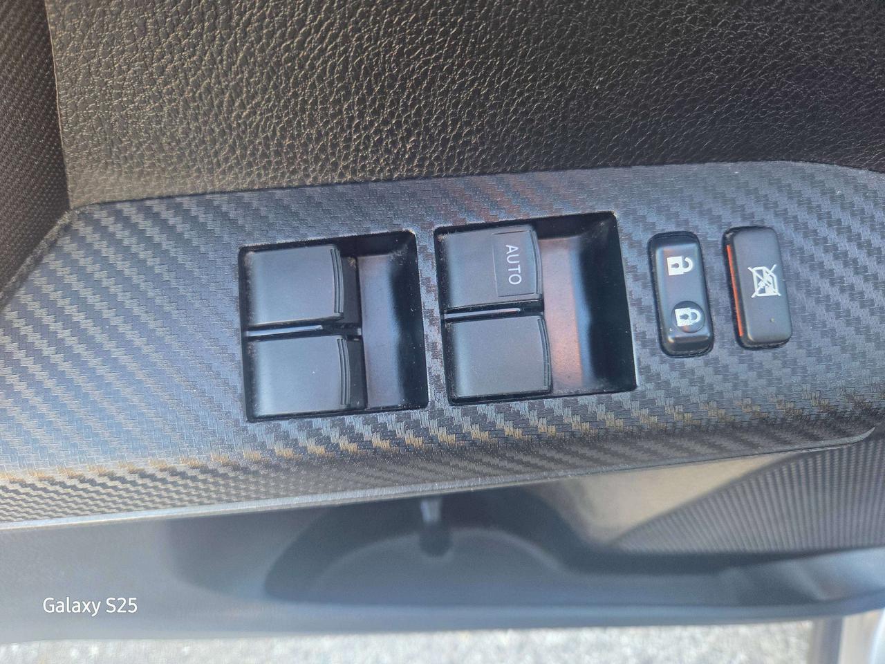 2015 Toyota RAV4 XLE Photo