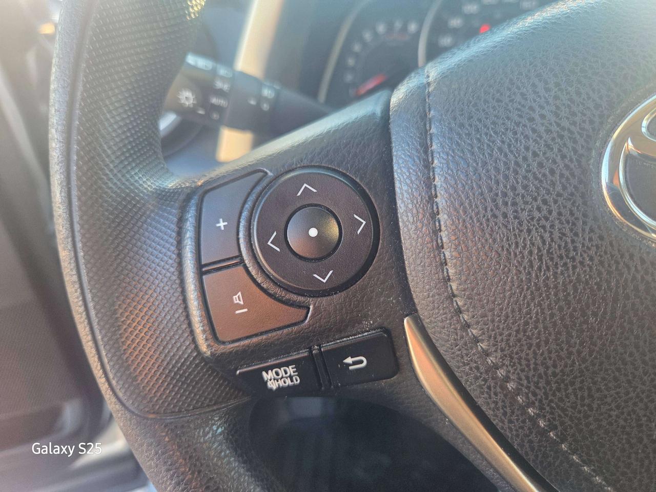 2015 Toyota RAV4 XLE Photo
