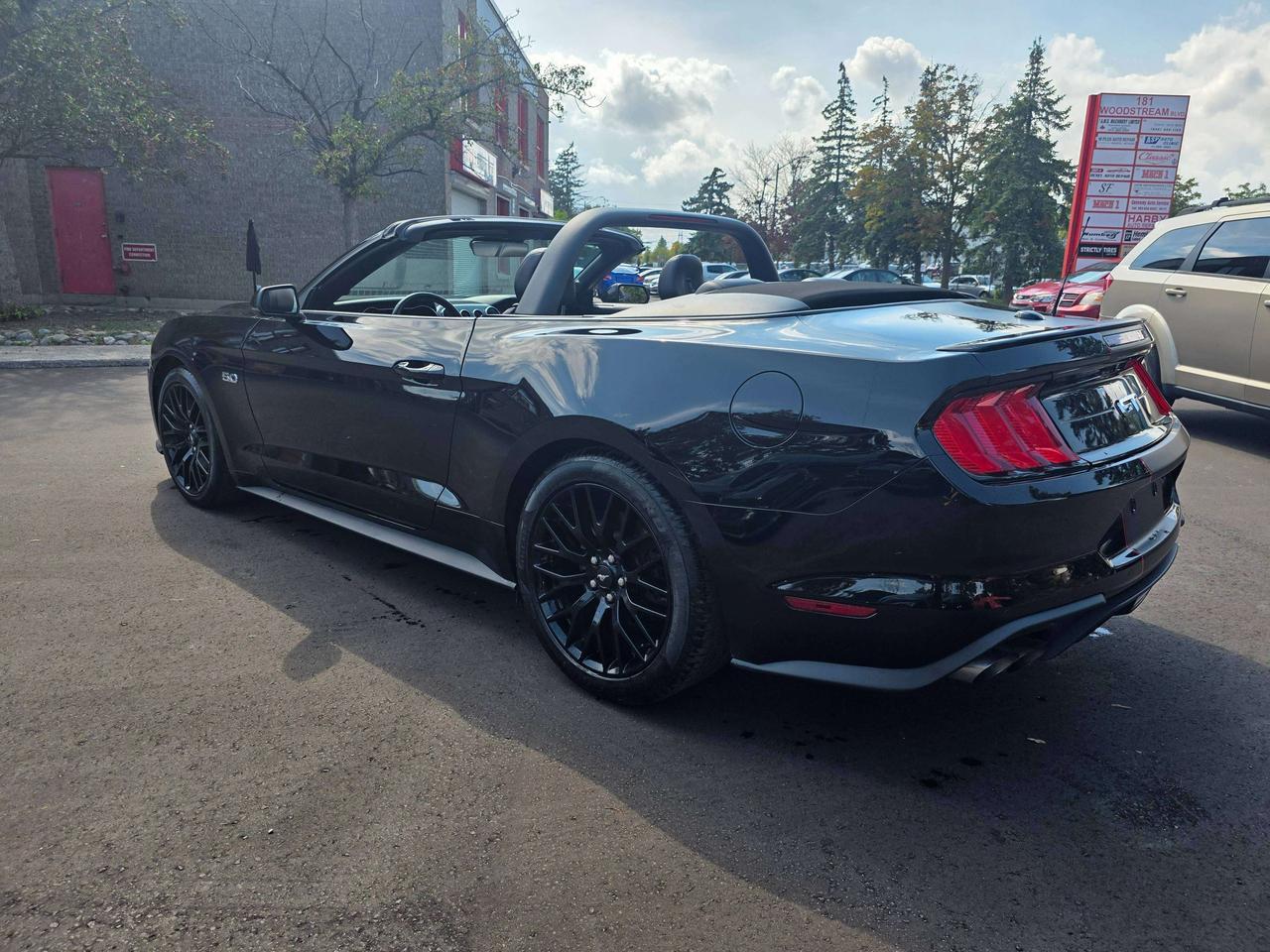 2021 Ford Mustang GT Convertible / Manual / Performance Package Photo