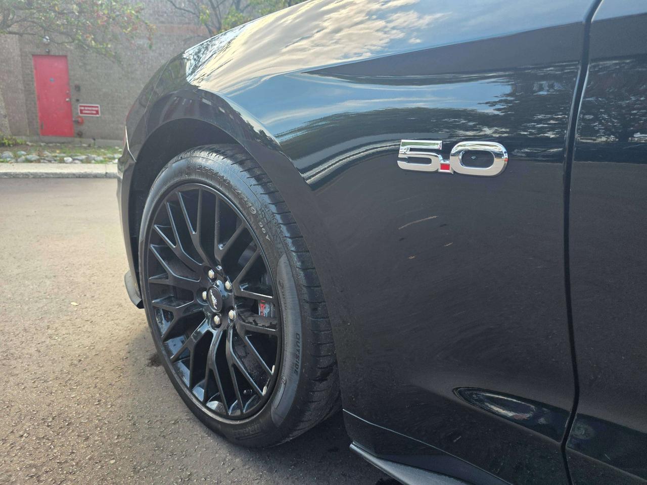 2021 Ford Mustang GT Convertible / Manual / Performance Package Photo