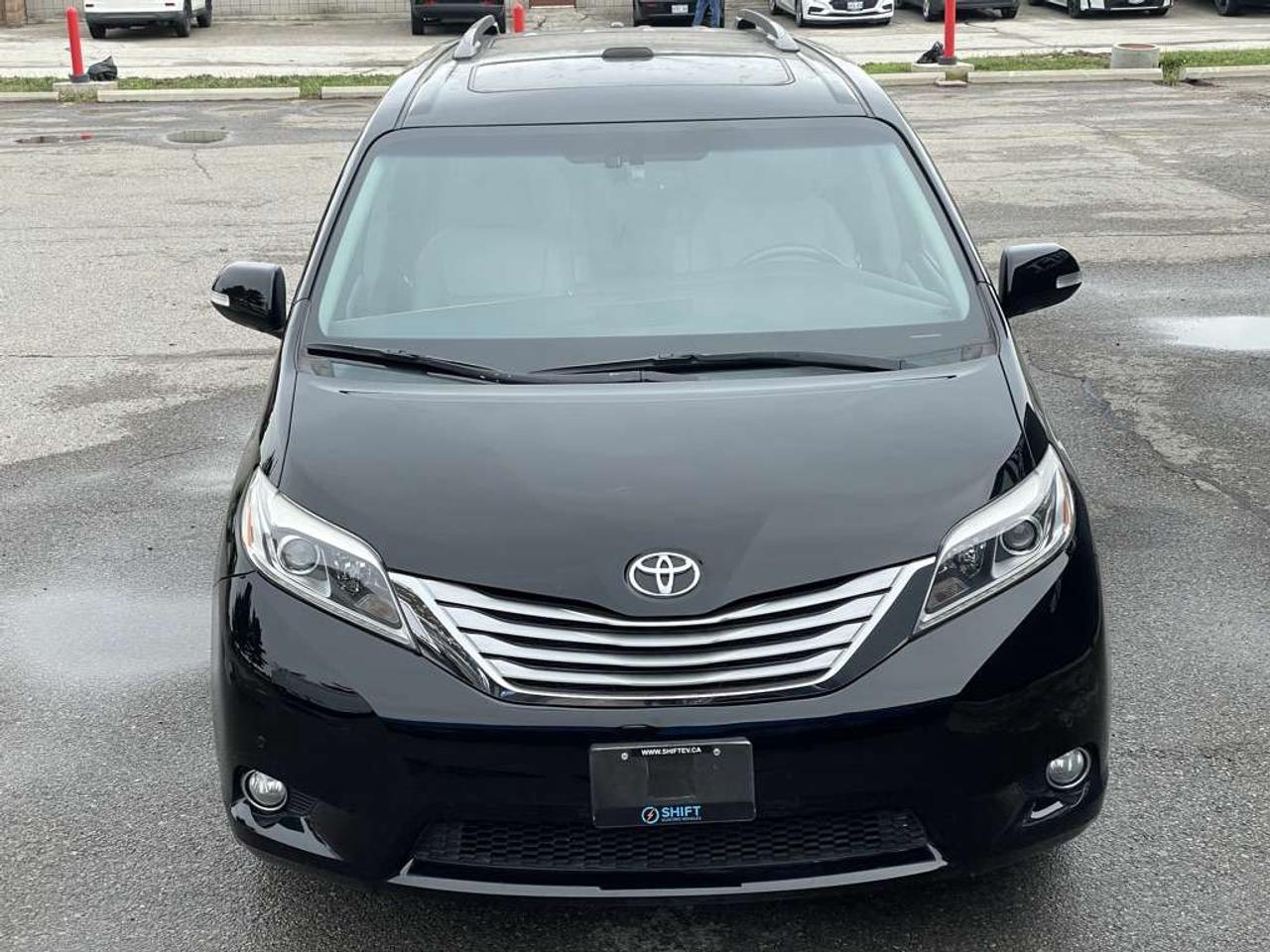 2015 Toyota Sienna XLE AWD   LIMITED PKG! Extra Set Of Winter Tires! Photo