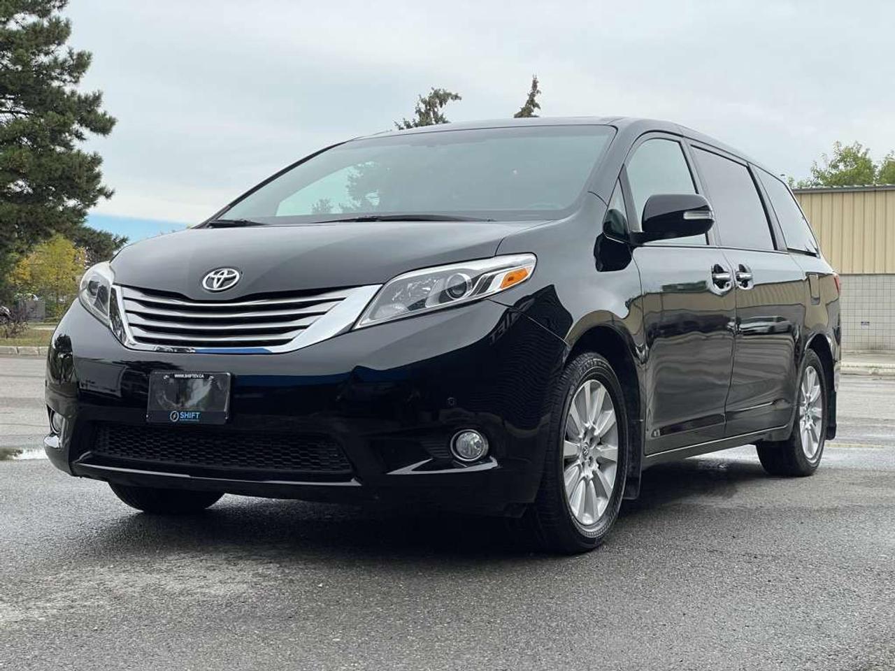 2015 Toyota Sienna XLE AWD   LIMITED PKG! Extra Set Of Winter Tires! Photo