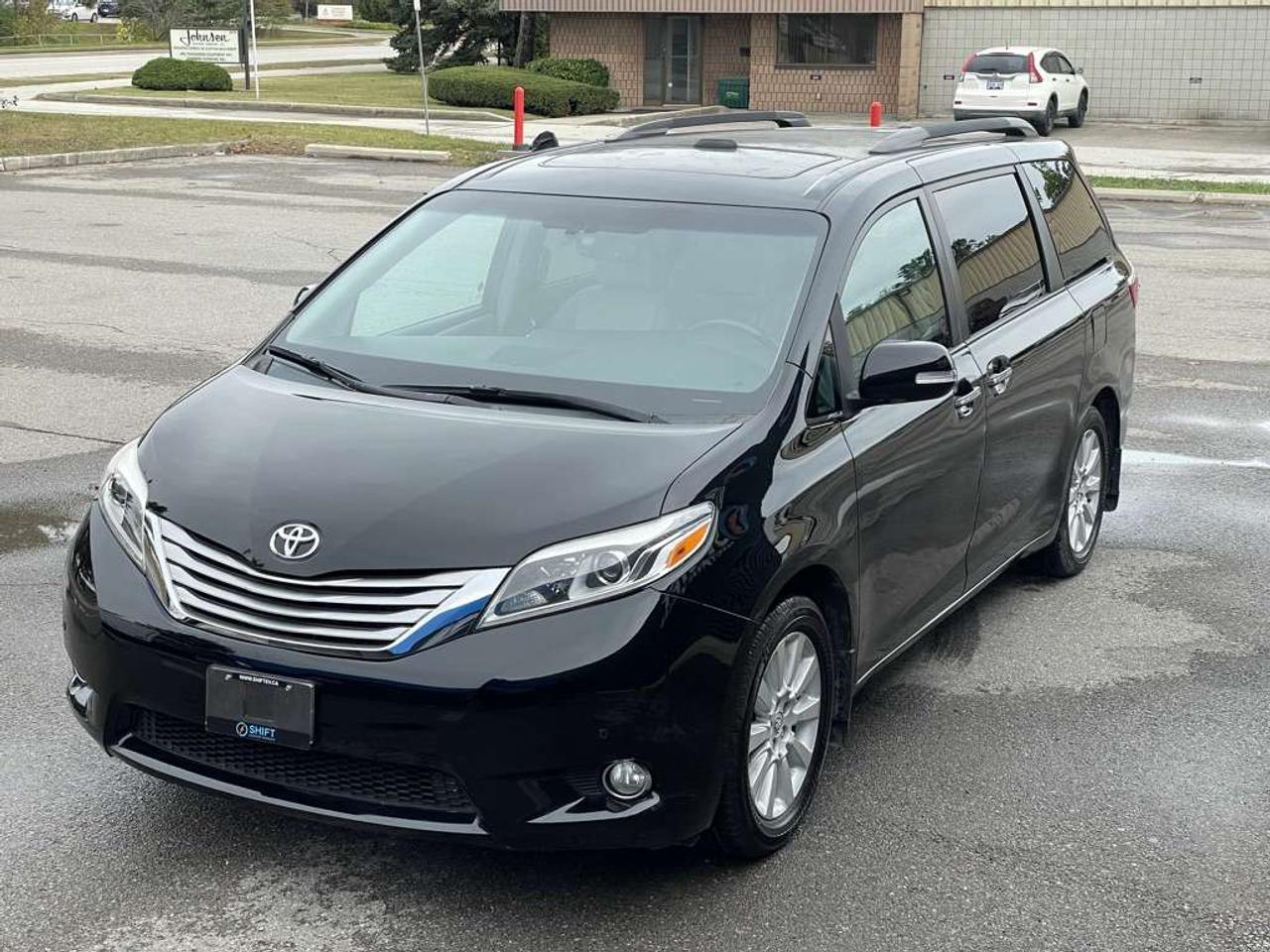 2015 Toyota Sienna XLE AWD   LIMITED PKG! Extra Set Of Winter Tires! Photo