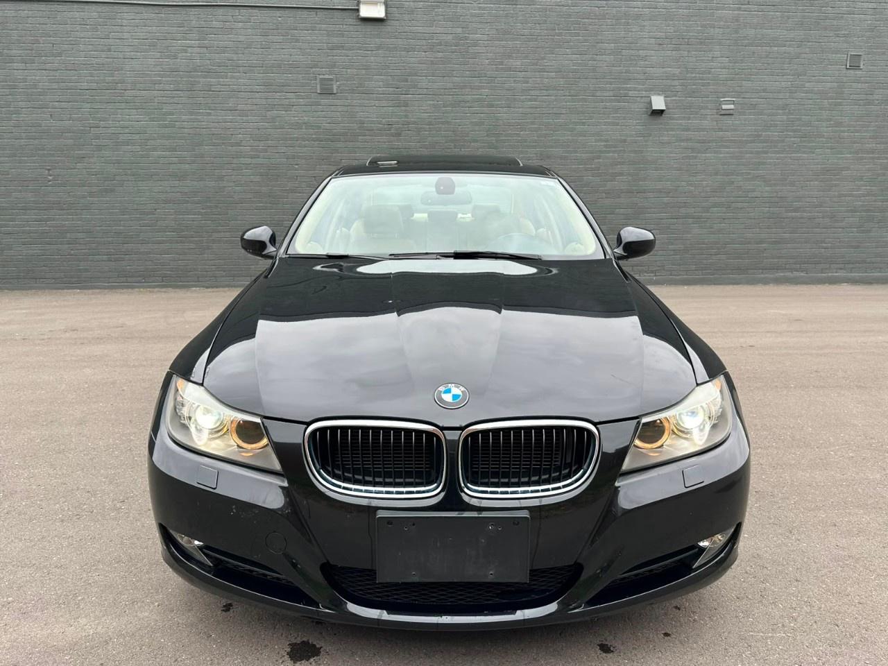 2011 BMW 3 Series 4dr Sdn 328i xDrive AWD Exec Ed Photo1