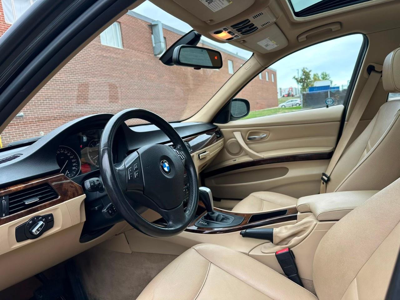 2011 BMW 3 Series 4dr Sdn 328i xDrive AWD Exec Ed Photo