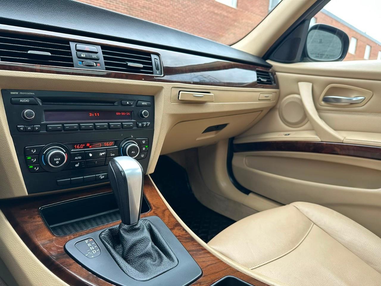 2011 BMW 3 Series 4dr Sdn 328i xDrive AWD Exec Ed Photo
