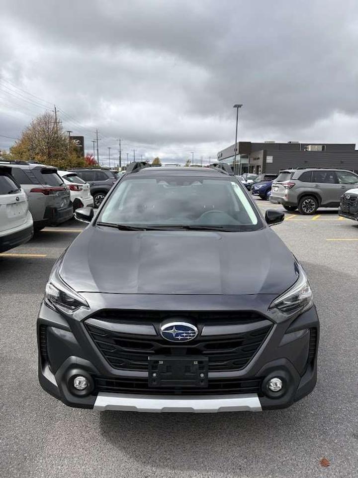 2023 Subaru Outback Limited XT Photo2