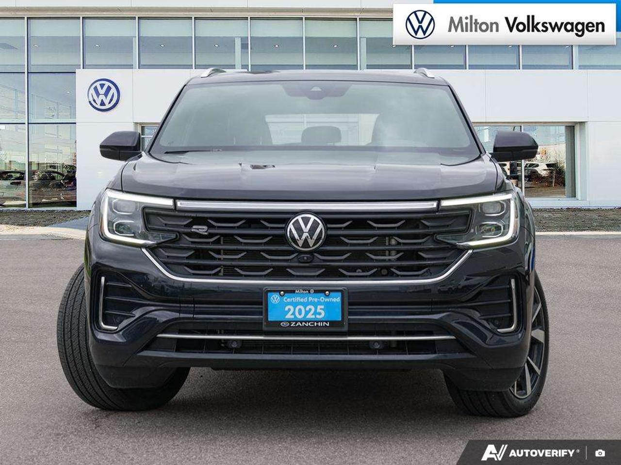2025 Volkswagen Atlas Execline 2.0 TSI 4MOTION FULLY LOADED!   CLEAN CARFAX   CPO   APPLE CARPLAY/ANDROID *AUTO*   LEATHER SEATING Photo5