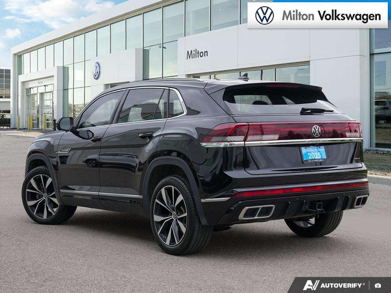 2025 Volkswagen Atlas Execline 2.0 TSI 4MOTION FULLY LOADED!   CLEAN CARFAX   CPO   APPLE CARPLAY/ANDROID *AUTO*   LEATHER SEATING Photo