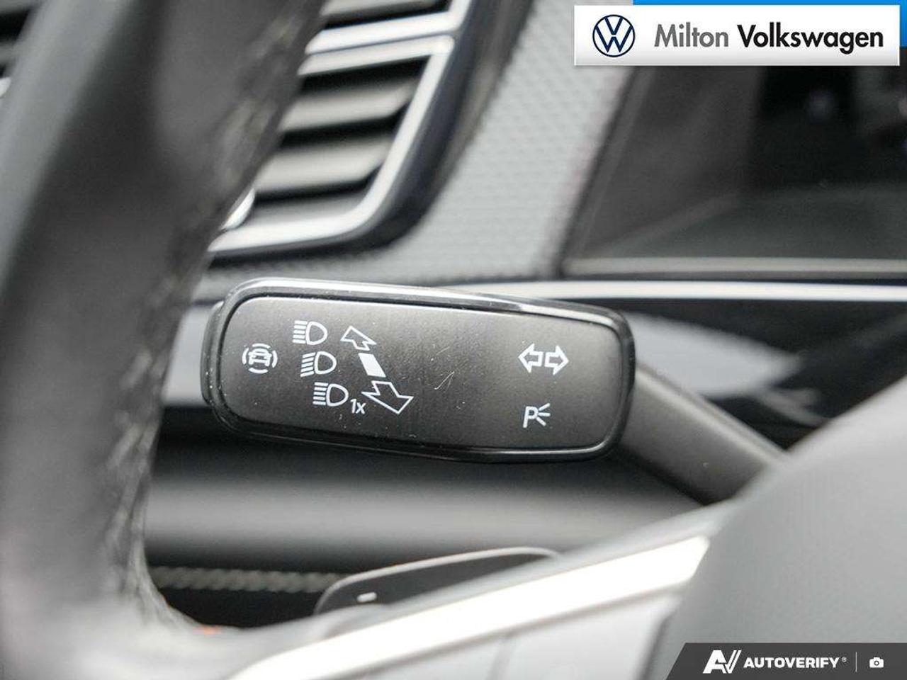 2025 Volkswagen Atlas Execline 2.0 TSI 4MOTION FULLY LOADED!   CLEAN CARFAX   CPO   APPLE CARPLAY/ANDROID *AUTO*   LEATHER SEATING Photo