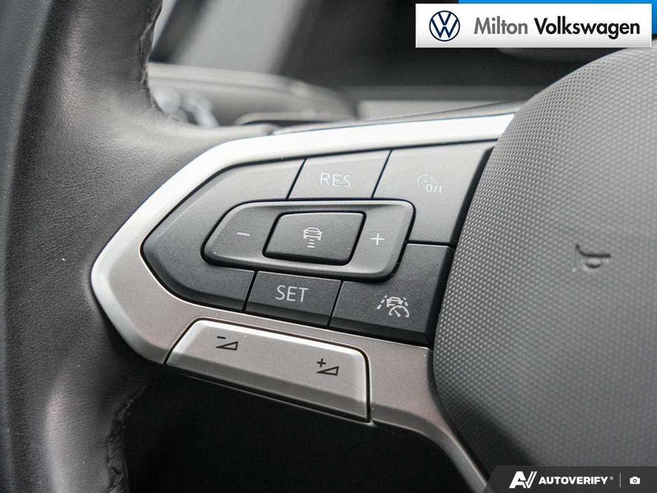 2025 Volkswagen Atlas Execline 2.0 TSI 4MOTION FULLY LOADED!   CLEAN CARFAX   CPO   APPLE CARPLAY/ANDROID *AUTO*   LEATHER SEATING Photo