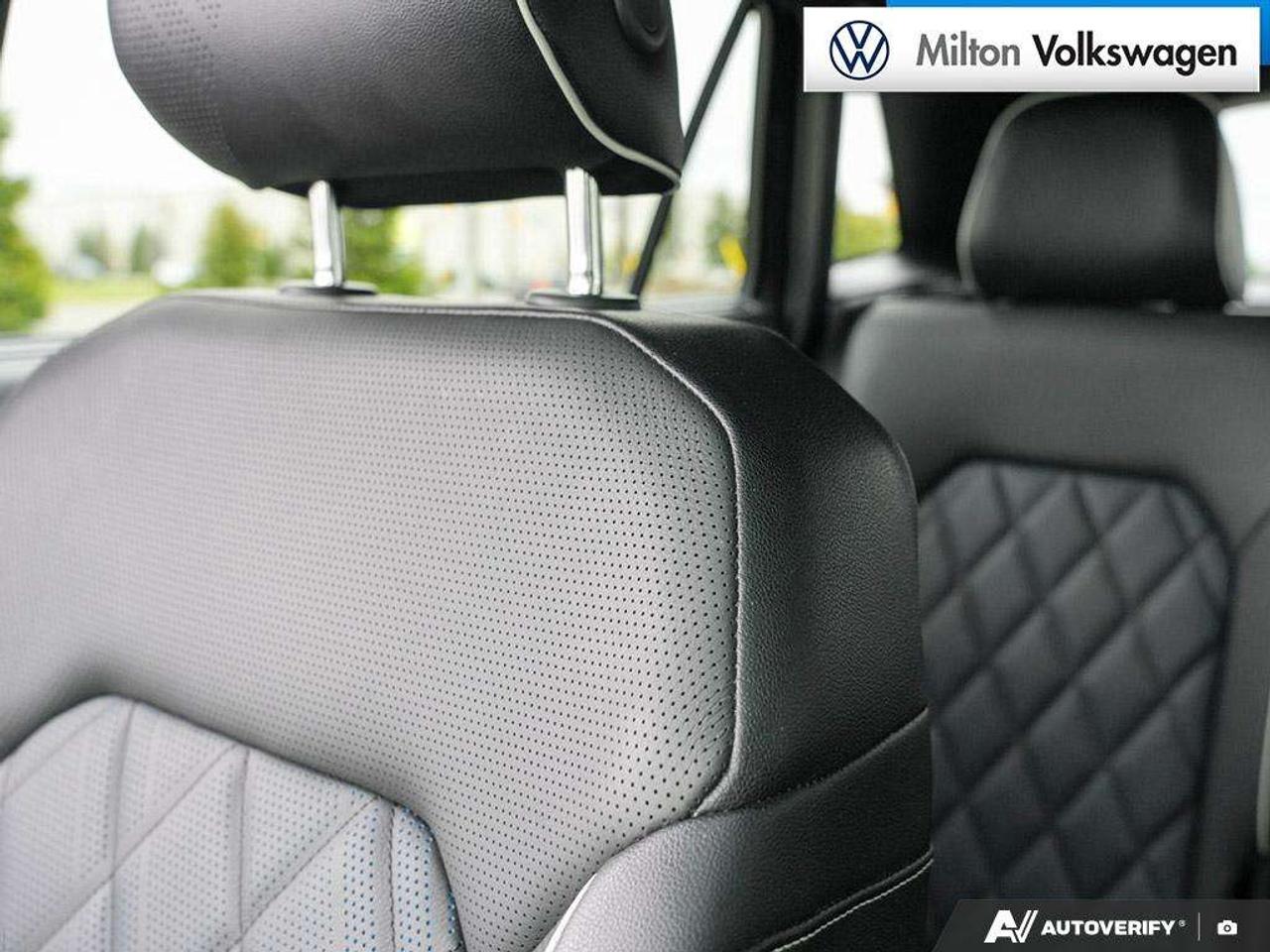 2025 Volkswagen Atlas Execline 2.0 TSI 4MOTION FULLY LOADED!   CLEAN CARFAX   CPO   APPLE CARPLAY/ANDROID *AUTO*   LEATHER SEATING Photo