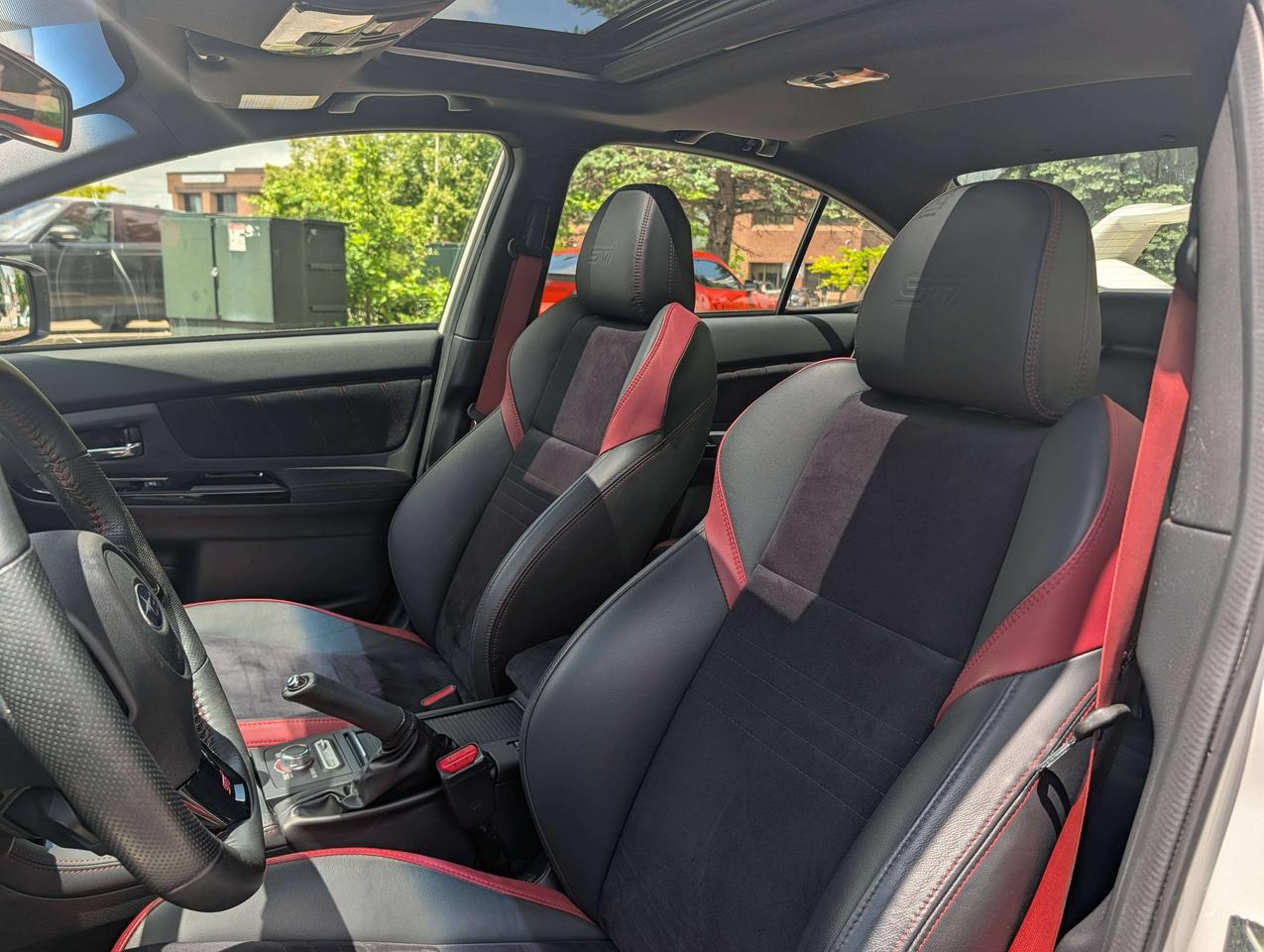 2020 Subaru WRX STI Sport / No Accidents / Low KM / Financing Photo