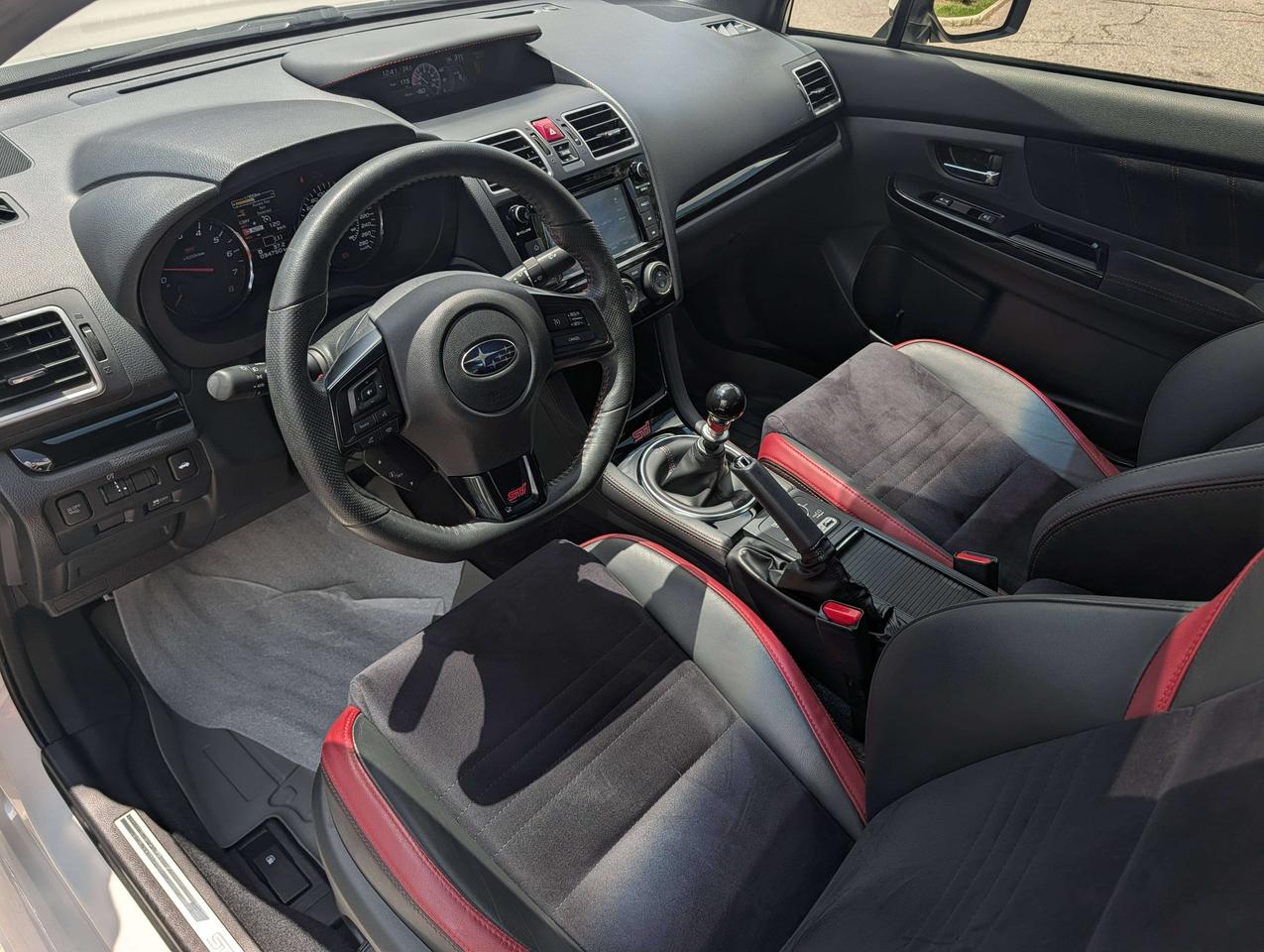 2020 Subaru WRX STI Sport / No Accidents / Low KM / Financing Photo