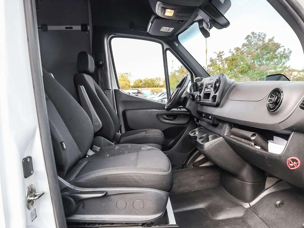2025 Mercedes-Benz Sprinter High Roof Photo