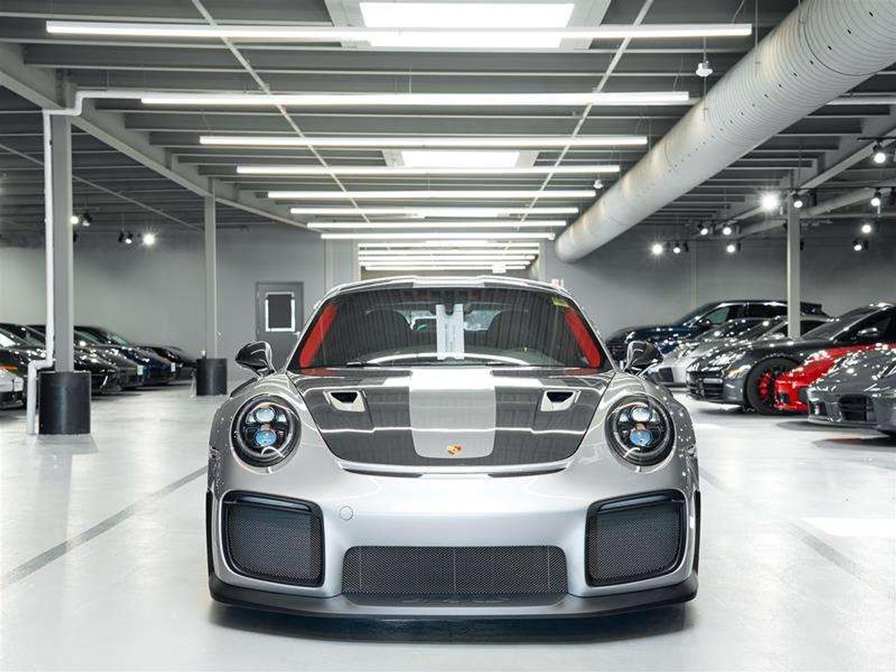2018 Porsche 911 GT2 RS Photo1