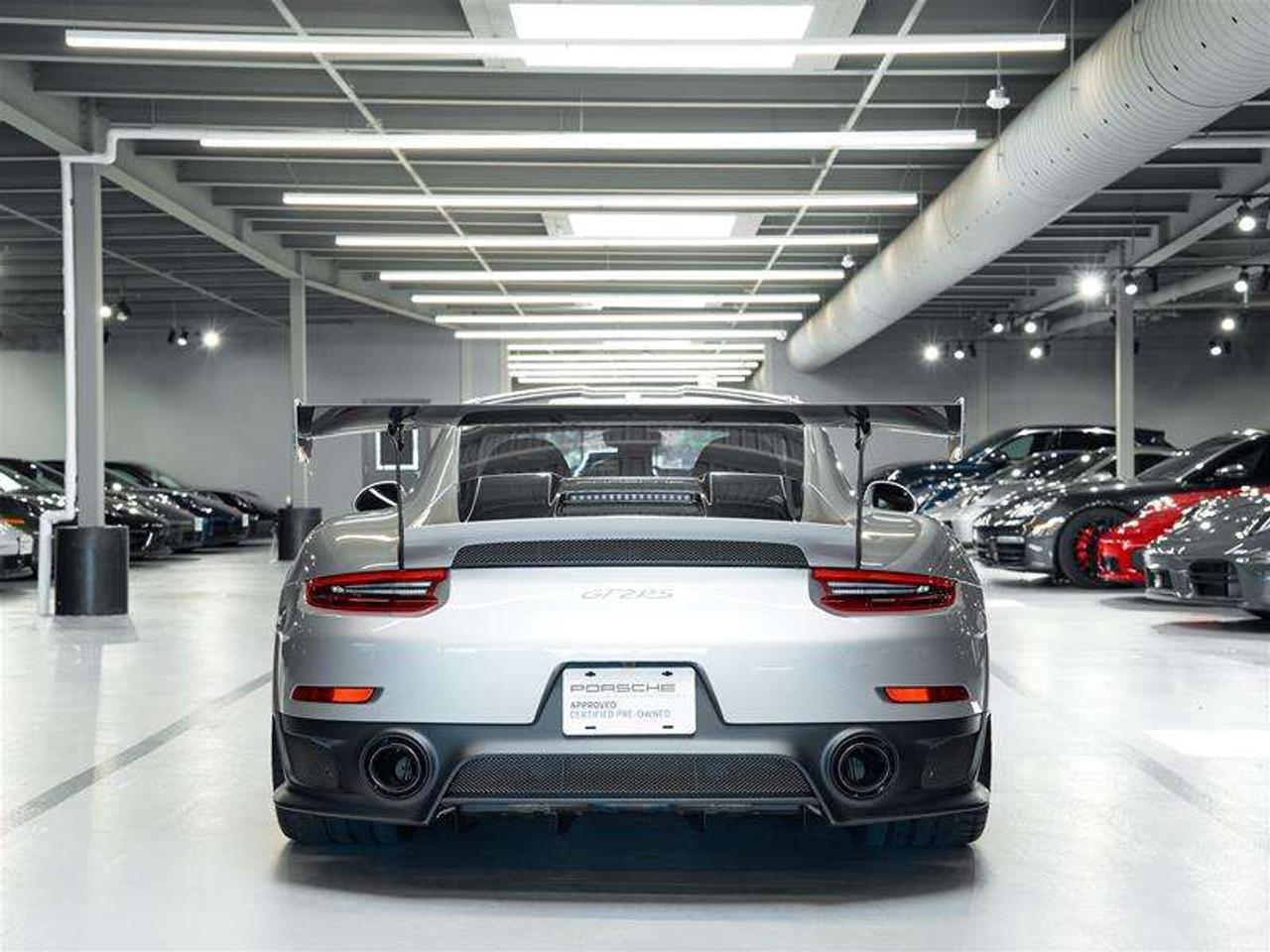 2018 Porsche 911 GT2 RS Photo4