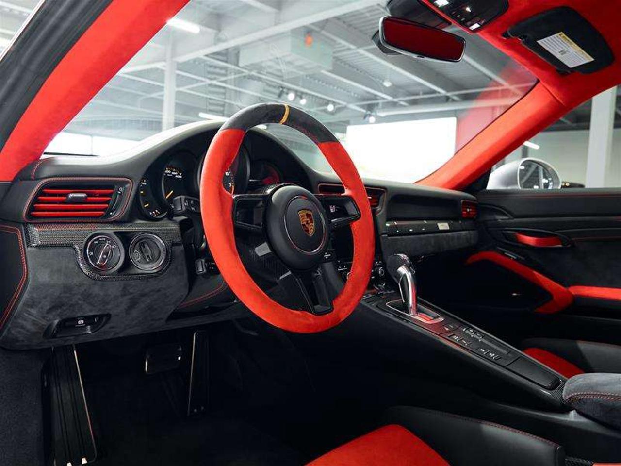 2018 Porsche 911 GT2 RS Photo